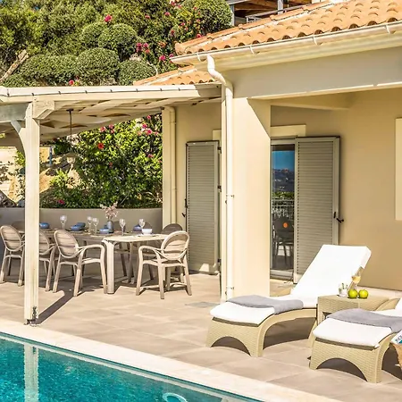 Lemoni Villa *